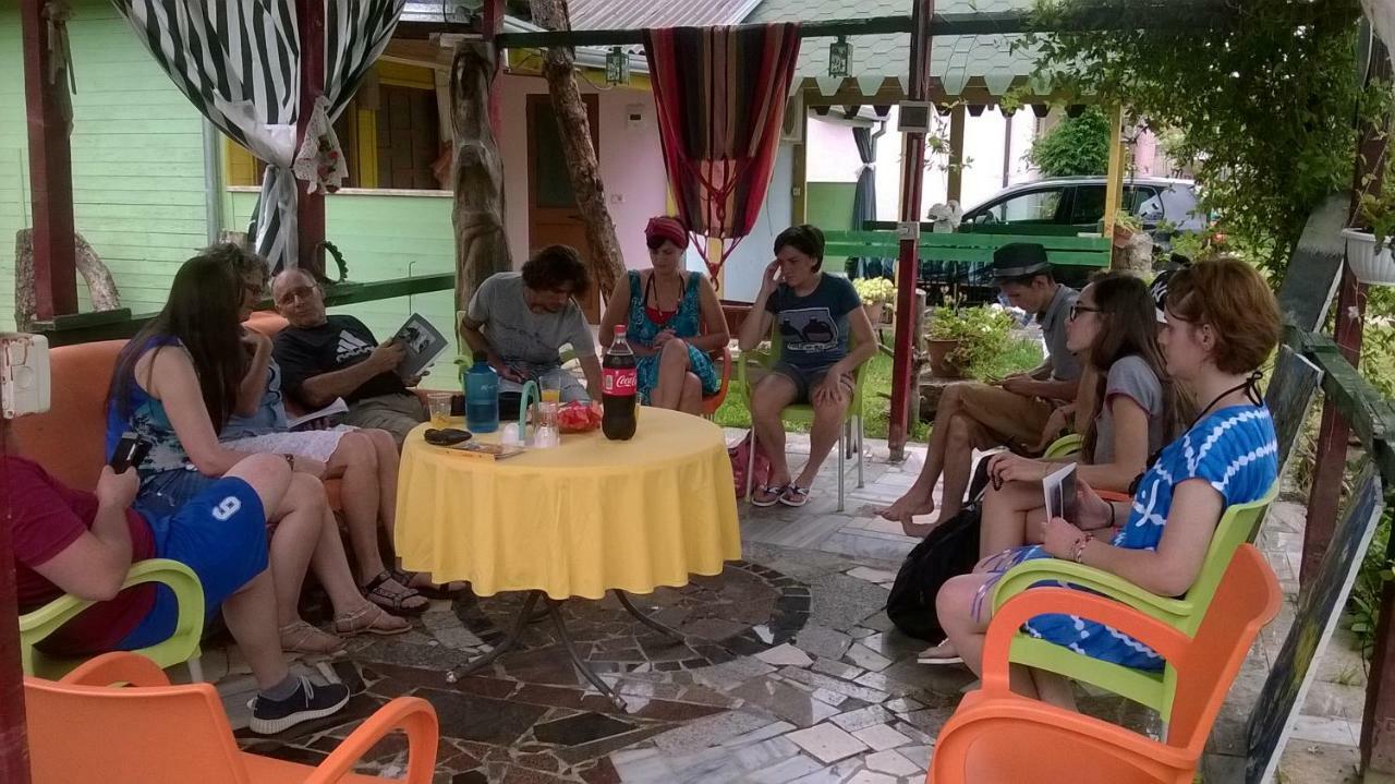 شقة Kolonia E Artistave Velipojë المظهر الخارجي الصورة